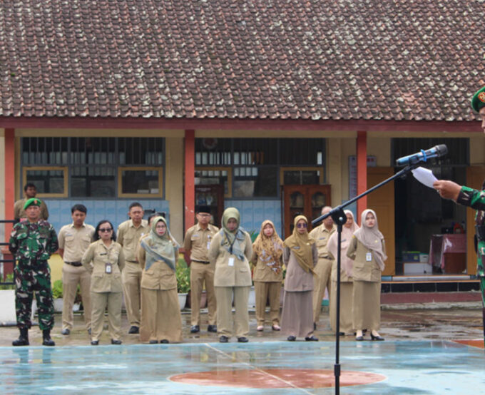 Upacara Bendera Hari Senin