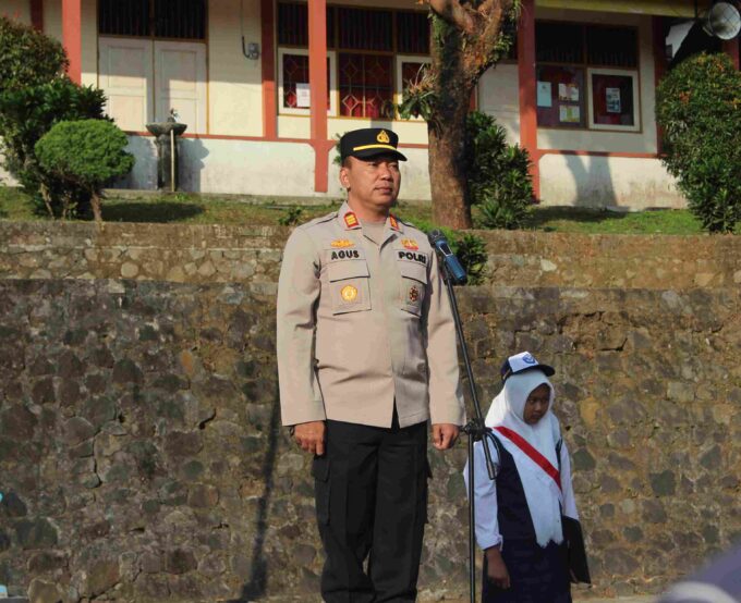 Upacara Bendera Hari Senin bersama Bapak Kapolsek Getasan