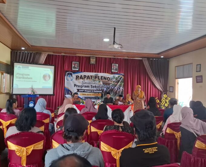 Rapat Pleno Sosialisasi Program Sekolah